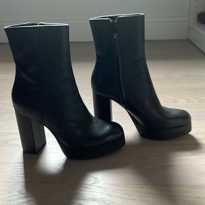 Zara shoes. Black. Size 6.